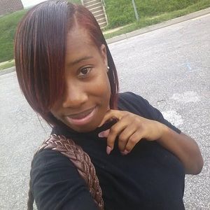 Meet your Posher, Eloina